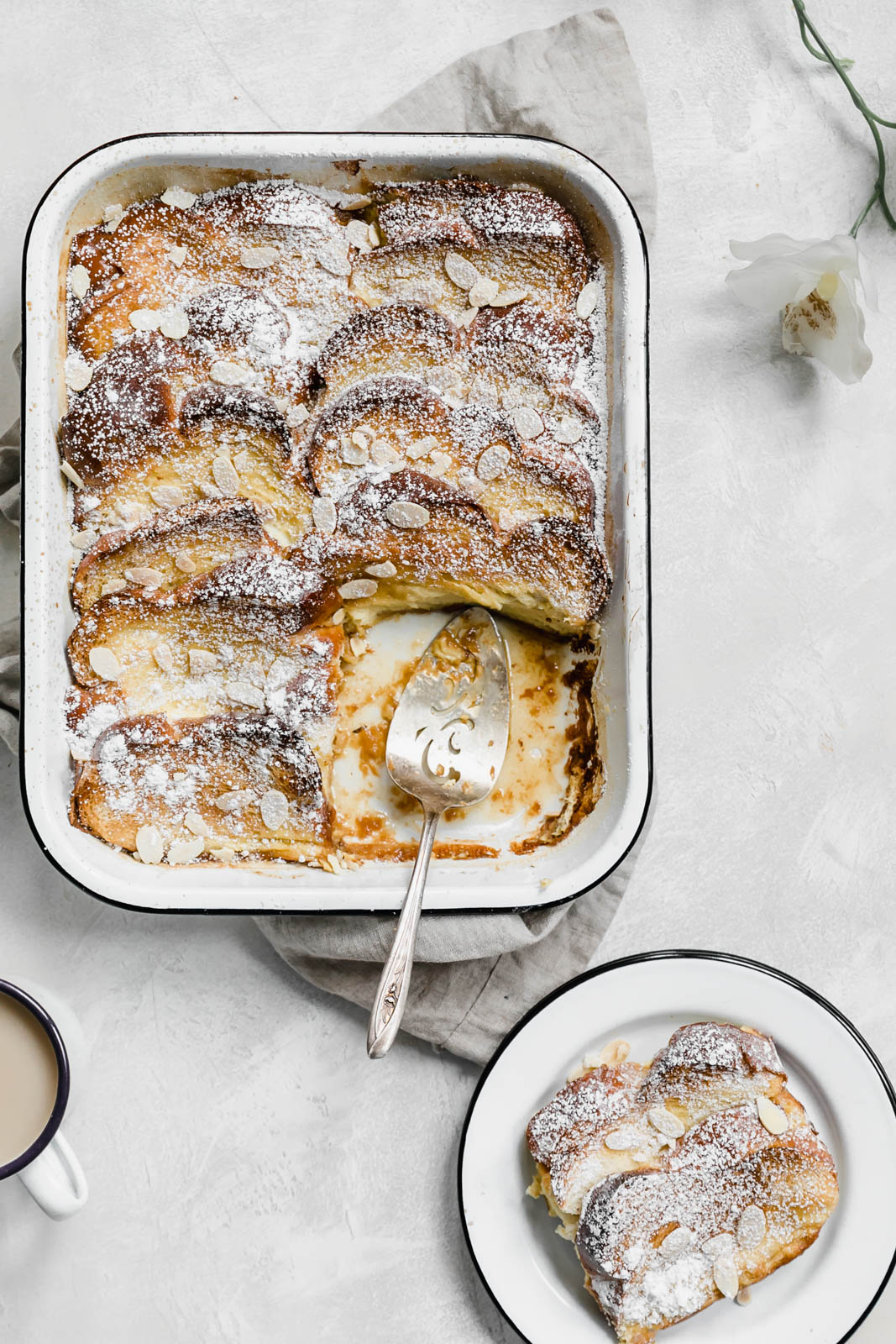 creme brulee french toast I howsweeteats.com #frenchtoast #breakfast #holiday #christmas #cremebrulee