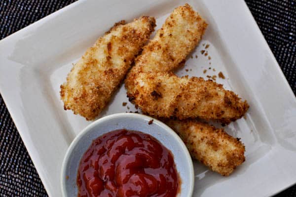 Healthy Homemade Fish Sticks I howsweeteats.com Healthy Homemade Fish Sticks I howsweeteats.com