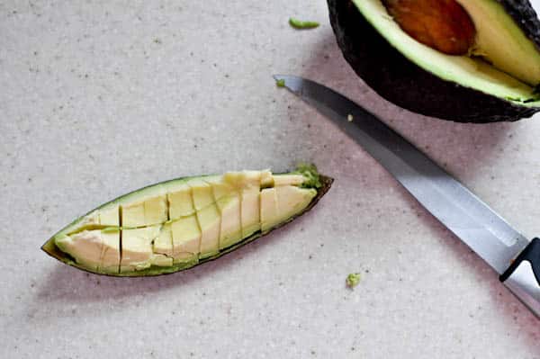 Layered Baked Buffalo Chicken Nachos I howsweeteats.com Layered Baked Buffalo Chicken Nachos I howsweeteats.com