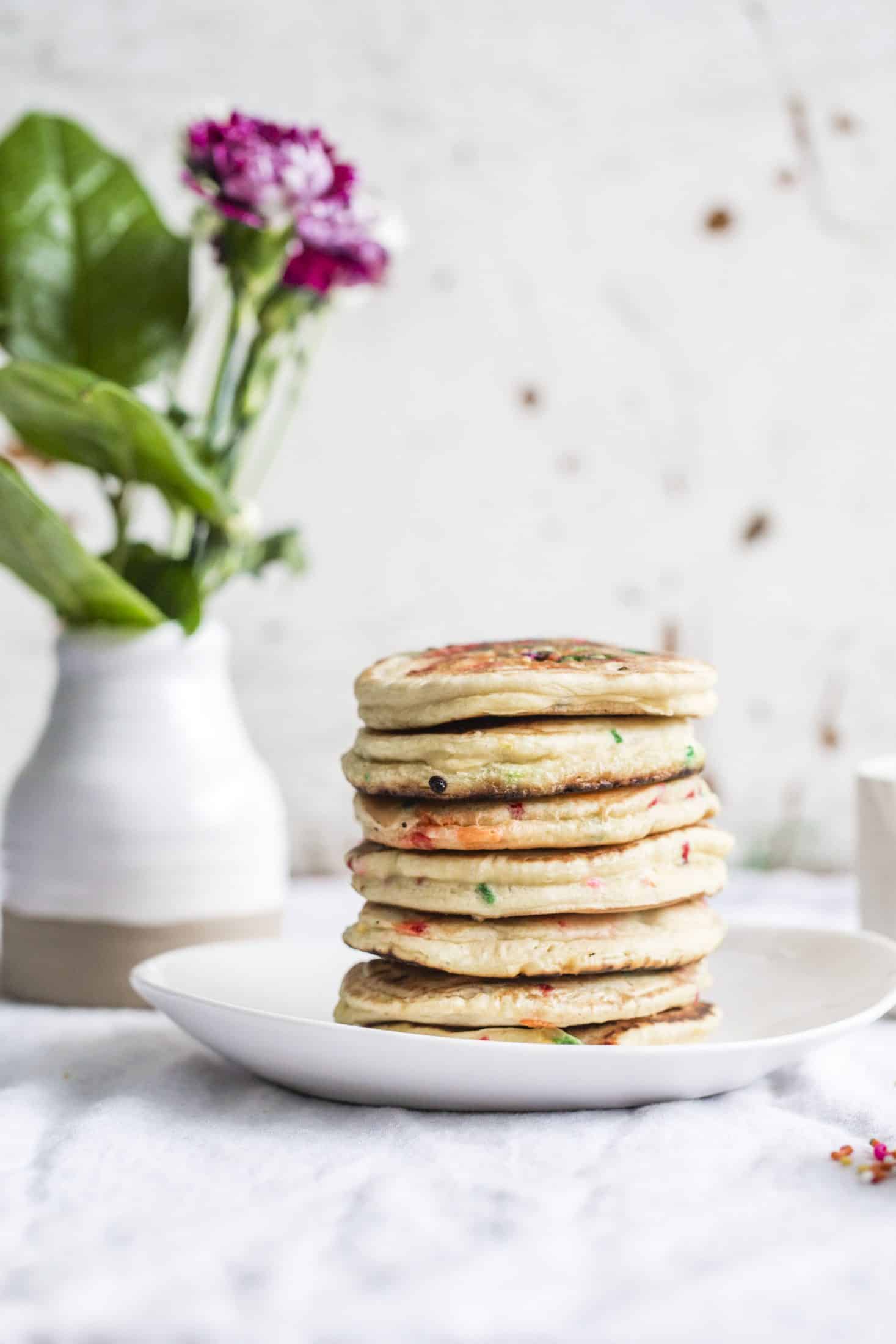 cake batter pancakes I howsweeteats.com #cakebatter #pancakes #breakfast #sprinkles #funfetti