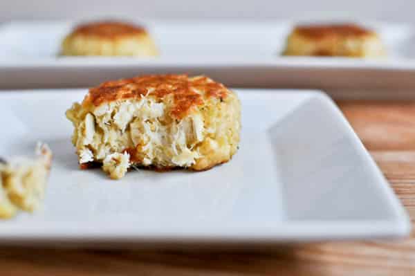 Simple Light Crab Cakes I howsweeteats.com Simple Light Crab Cakes I howsweeteats.com
