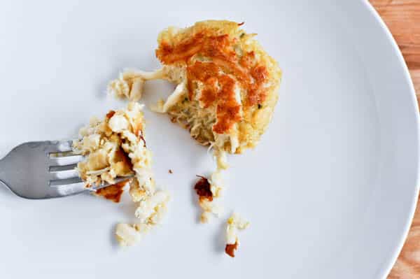 Simple Light Crab Cakes I howsweeteats.com Simple Light Crab Cakes I howsweeteats.com