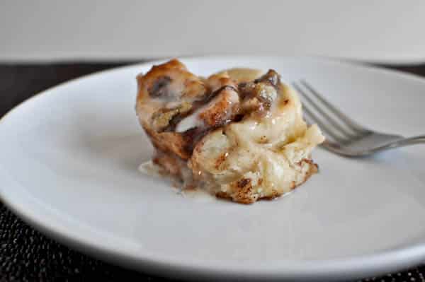 Chocolate Chip Cookie Dough Stuffed Cinnamon Rolls I howsweeteats.com Chocolate Chip Cookie Dough Stuffed Cinnamon Rolls I howsweeteats.com
