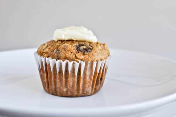 Oatmeal Chocolate Chip Cookie Muffins I howsweeteats.com Oatmeal Chocolate Chip Cookie Muffins I howsweeteats.com