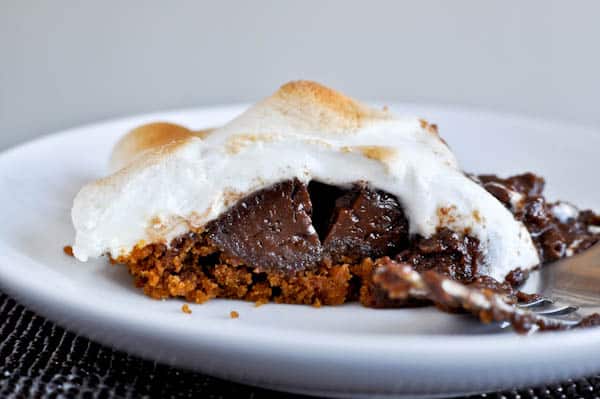 S'mores Pie I howsweeteats.com S'mores Pie I howsweeteats.com