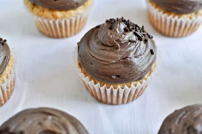Peanut Butter Cupcakes with Chocolate Cheesecake Frosting I howsweeteats.com Peanut Butter Cupcakes with Chocolate Cheesecake Frosting I howsweeteats.com