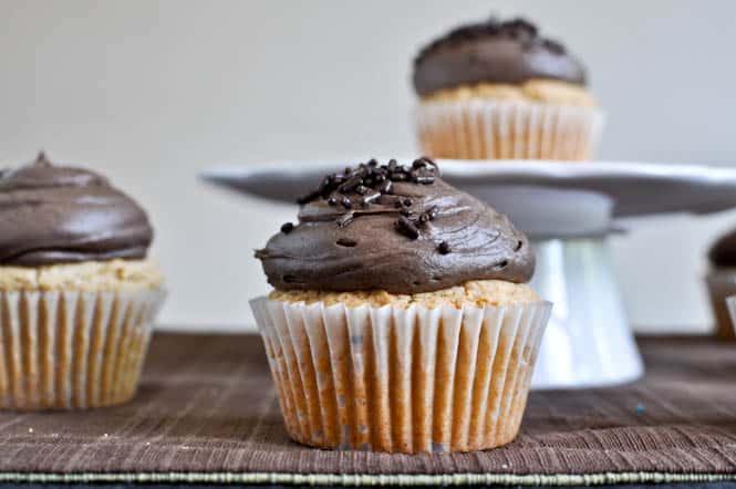 Peanut Butter Cupcakes with Chocolate Cheesecake Frosting I howsweeteats.com Peanut Butter Cupcakes with Chocolate Cheesecake Frosting I howsweeteats.com