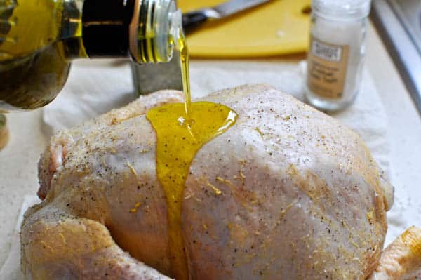 How to Roast a Chicken I howsweeteats.com How to Roast a Chicken I howsweeteats.com