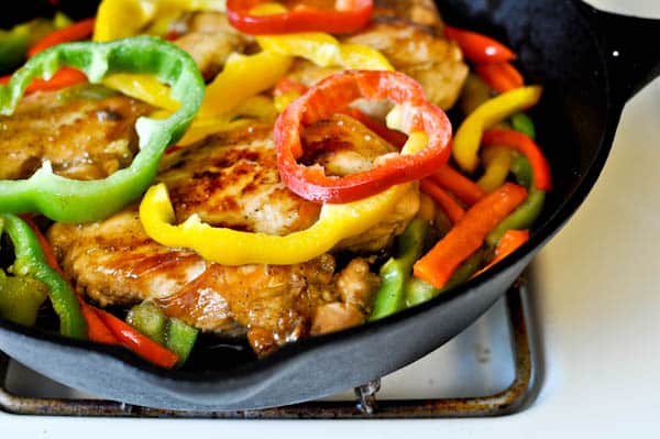 Skillet Chicken with Peppers and Peanuts I howsweeteats.com Skillet Chicken with Peppers and Peanuts I howsweeteats.com