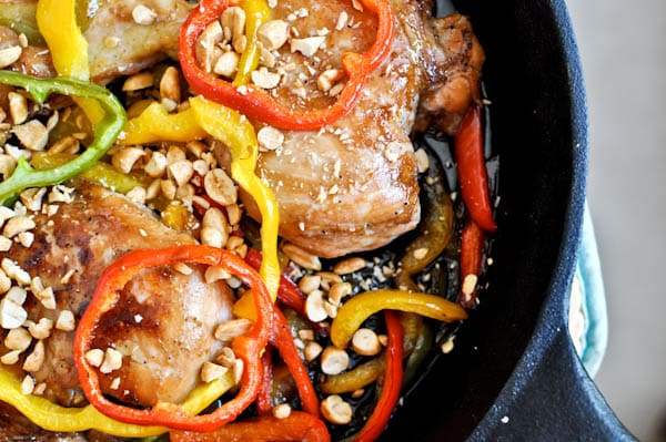 Skillet Chicken with Peppers and Peanuts I howsweeteats.com Skillet Chicken with Peppers and Peanuts I howsweeteats.com