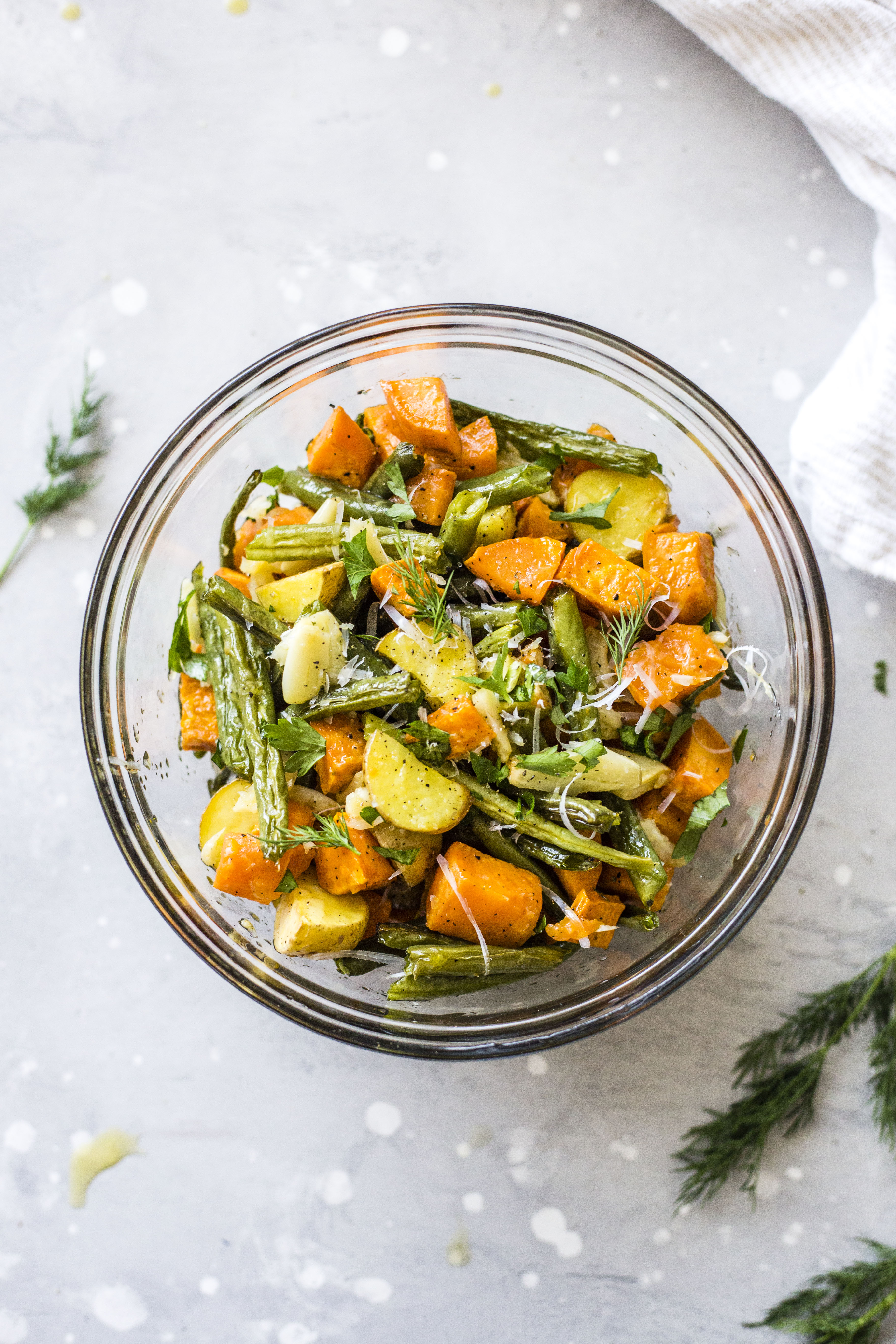 roasted potato salad (mayo-free!) I howsweeteats.com #potato #salad #sidedish #greenbeans