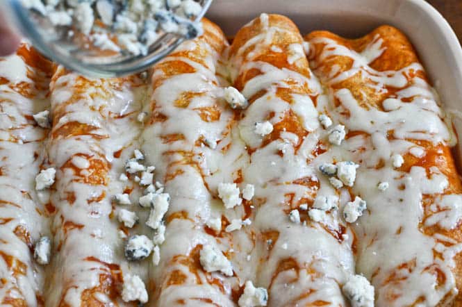 Buffalo Chicken Enchiladas I howsweeteats.com Buffalo Chicken Enchiladas I howsweeteats.com