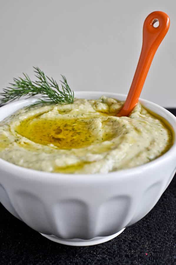 Roasted Garlic and Dill White Bean Dip I howsweeteats.com Roasted Garlic and Dill White Bean Dip I howsweeteats.com