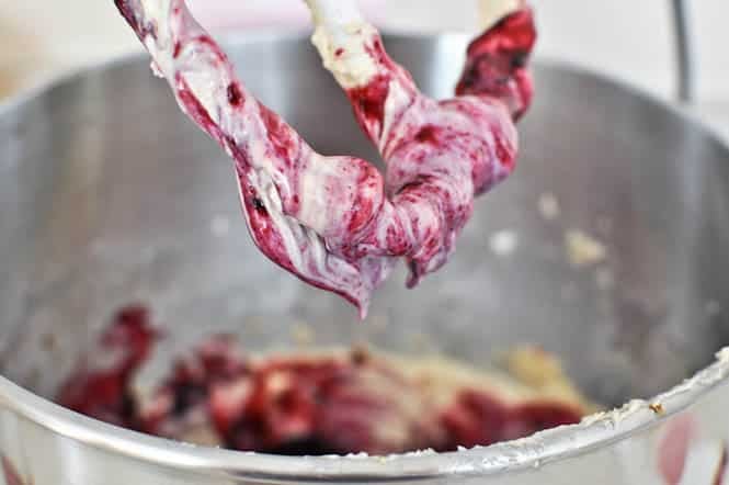 Roasted Blueberry Cupcakes with Chocolate Fudge Frosting I howsweeteats.com Roasted Blueberry Cupcakes with Chocolate Fudge Frosting I howsweeteats.com