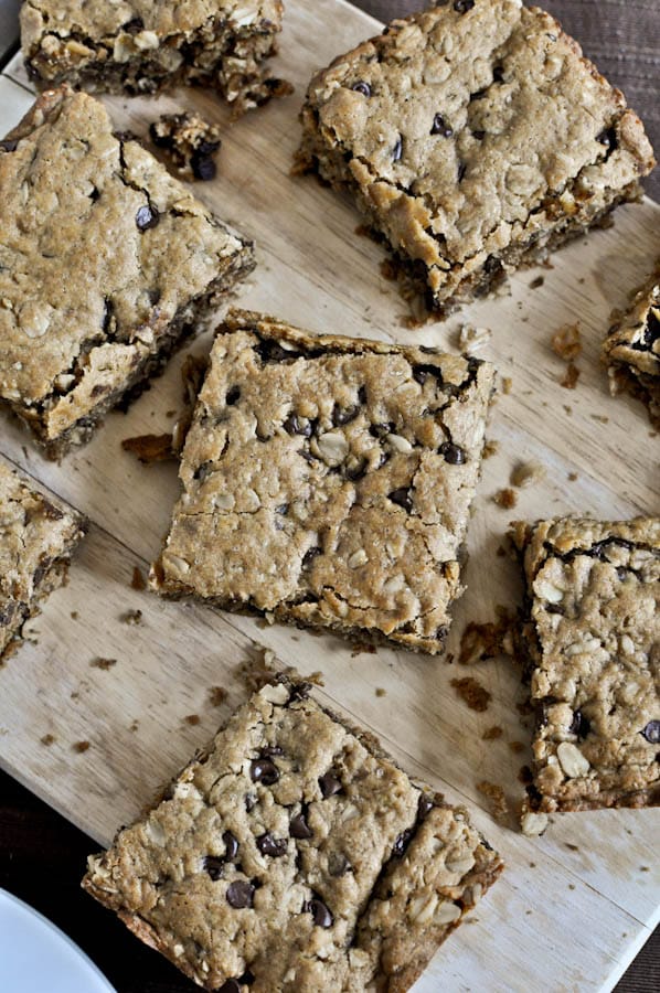 Oatmeal Peanut Butter Snack Squares I howsweeteats.com Oatmeal Peanut Butter Snack Squares I howsweeteats.com