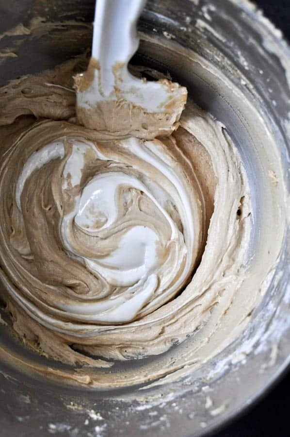 Fluffernutter Cupcakes I howsweeteats.com Fluffernutter Cupcakes I howsweeteats.com