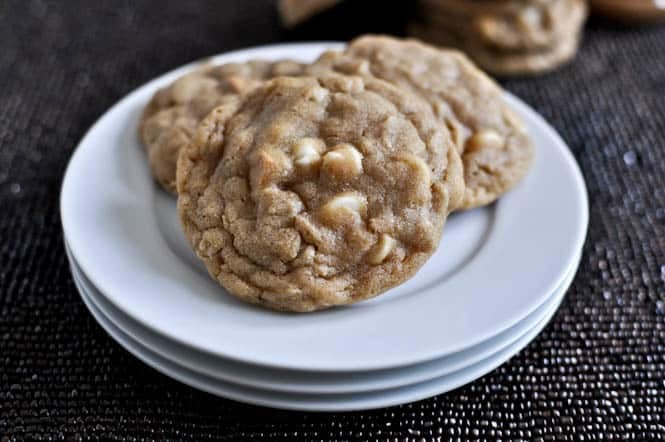 White Chocolate Peanut Butter Oatmeal Cookies I howsweeteats.com White Chocolate Peanut Butter Oatmeal Cookies I howsweeteats.com