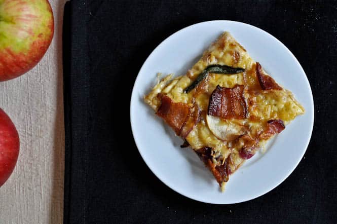 Whole Wheat Autumn Apple Pizza I howsweeteats.com Whole Wheat Autumn Apple Pizza I howsweeteats.com