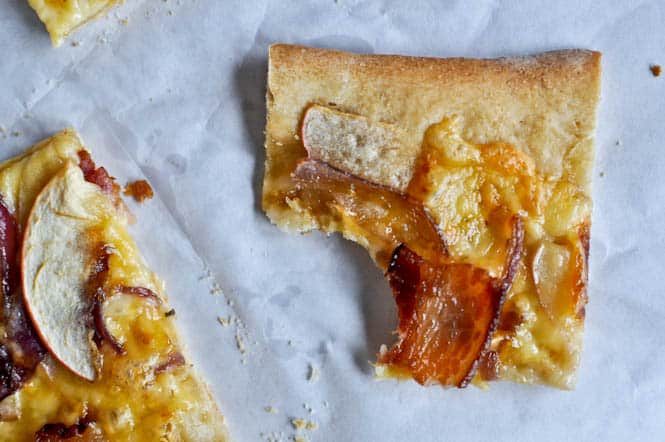 Whole Wheat Autumn Apple Pizza I howsweeteats.com Whole Wheat Autumn Apple Pizza I howsweeteats.com