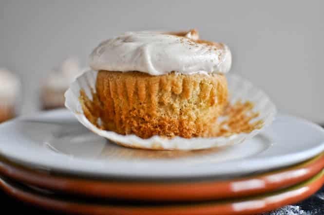 Snickerdoodle Cookie Cupcakes I howsweeteats.com Snickerdoodle Cookie Cupcakes I howsweeteats.com