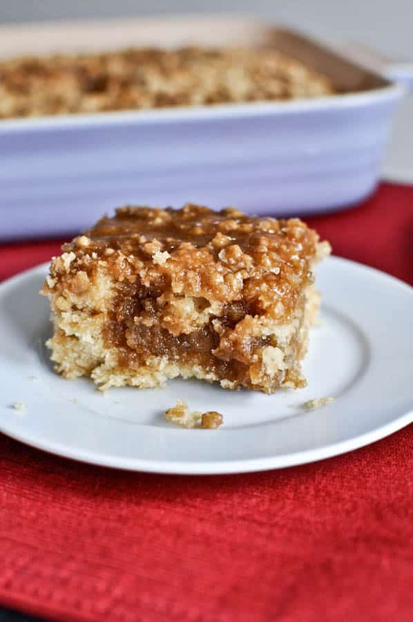 Eggnog Breakfast Crumble Crunch Cake I howsweeteats.com Eggnog Breakfast Crumble Crunch Cake I howsweeteats.com
