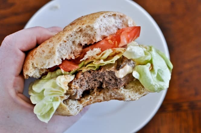 Asian Turkey Burgers with Spicy Lime Mayo I howsweeteats.com Asian Turkey Burgers with Spicy Lime Mayo I howsweeteats.com