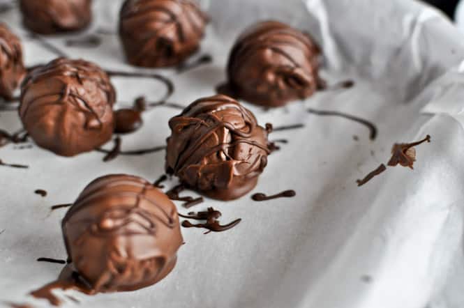 Gooey Chocolate Coconut Truffles I howsweeteats.com Gooey Chocolate Coconut Truffles I howsweeteats.com