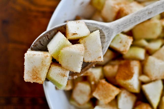 Pomegranate Pear Crumble Cups I howsweeteats.com Pomegranate Pear Crumble Cups I howsweeteats.com