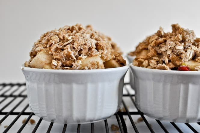 Pomegranate Pear Crumble Cups I howsweeteats.com Pomegranate Pear Crumble Cups I howsweeteats.com