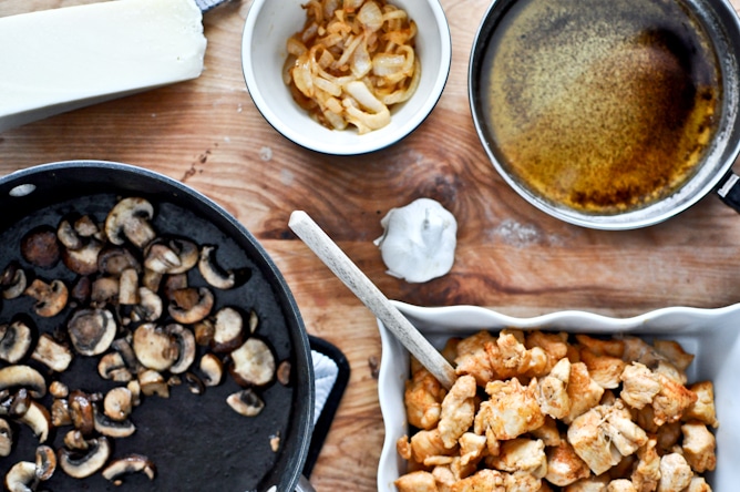 Brown Butter Parmesan Chicken Linguine I howsweeteats.com Brown Butter Parmesan Chicken Linguine I howsweeteats.com