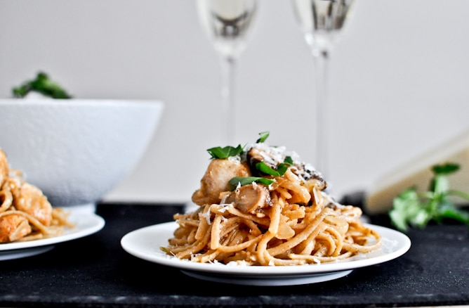 Brown Butter Parmesan Chicken Linguine I howsweeteats.com Brown Butter Parmesan Chicken Linguine I howsweeteats.com