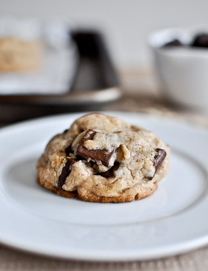 Brown Butter Oatmeal Chunk Cookies I howsweeteats.com Brown Butter Oatmeal Chunk Cookies I howsweeteats.com