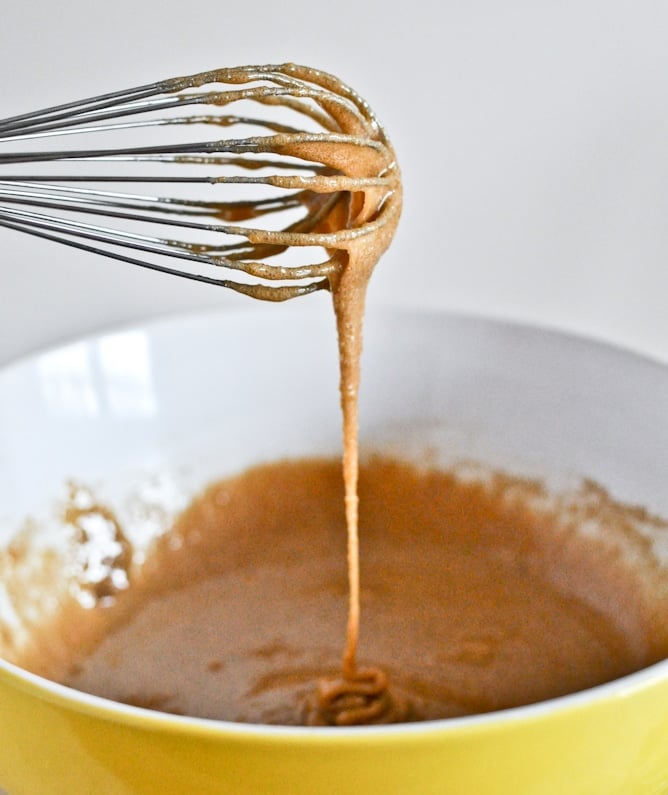 Brown Sugar Cupcakes with Peanut Butter Brown Sugar FrostingI howsweeteats.com Brown Sugar Cupcakes with Peanut Butter Brown Sugar FrostingI howsweeteats.com