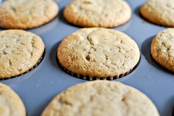 Brown Sugar Cupcakes with Peanut Butter Brown Sugar FrostingI howsweeteats.com Brown Sugar Cupcakes with Peanut Butter Brown Sugar FrostingI howsweeteats.com