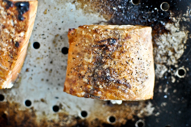 30 Minute Crispy Salmon with Creamy Basil Noodles I howsweeteats.com 30 Minute Crispy Salmon with Creamy Basil Noodles I howsweeteats.com