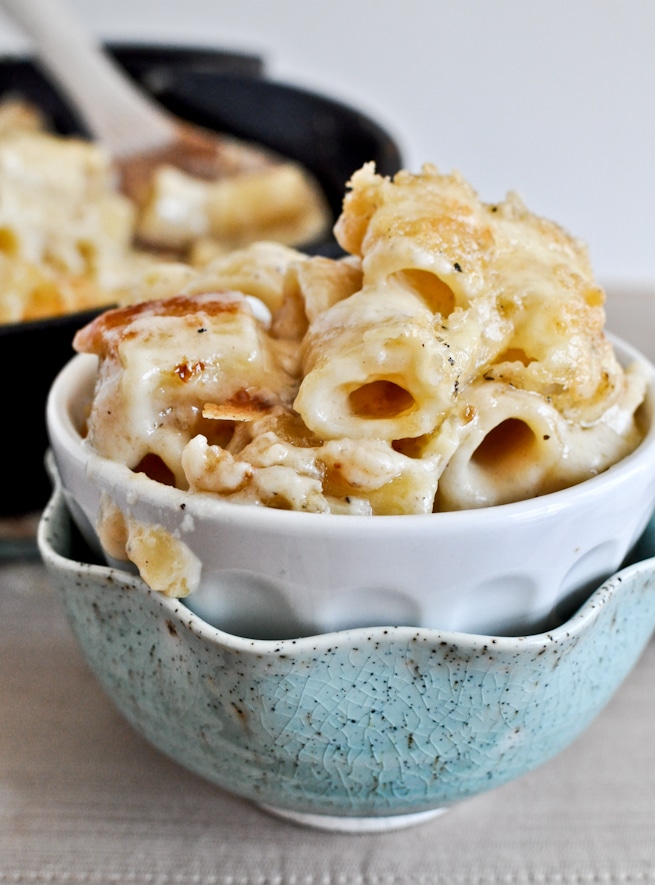 Four Cheese Baked Skillet Mac and Cheese I howsweeteats.com Four Cheese Baked Skillet Mac and Cheese I howsweeteats.com