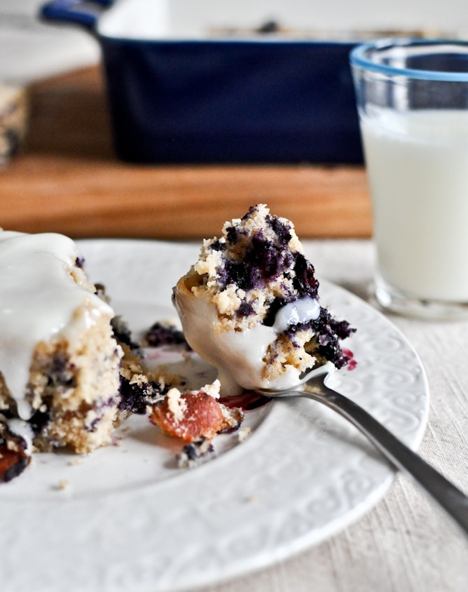 Blueberry Bacon Breakfast Cake I howsweeteats.com Blueberry Bacon Breakfast Cake I howsweeteats.com