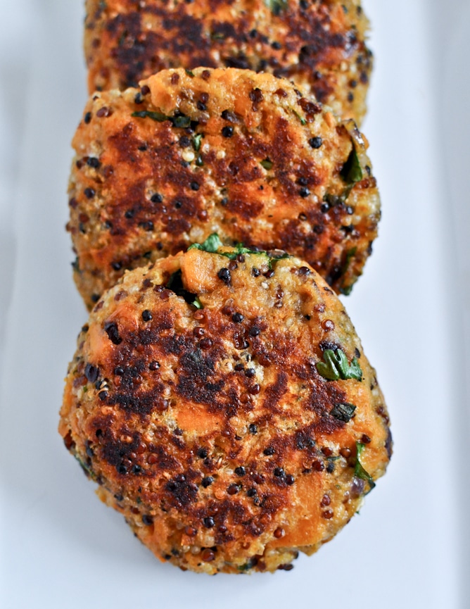 Sweet Potato Quinoa Cakes with Blackberry Salsa I howsweeteats.com Sweet Potato Quinoa Cakes with Blackberry Salsa I howsweeteats.com