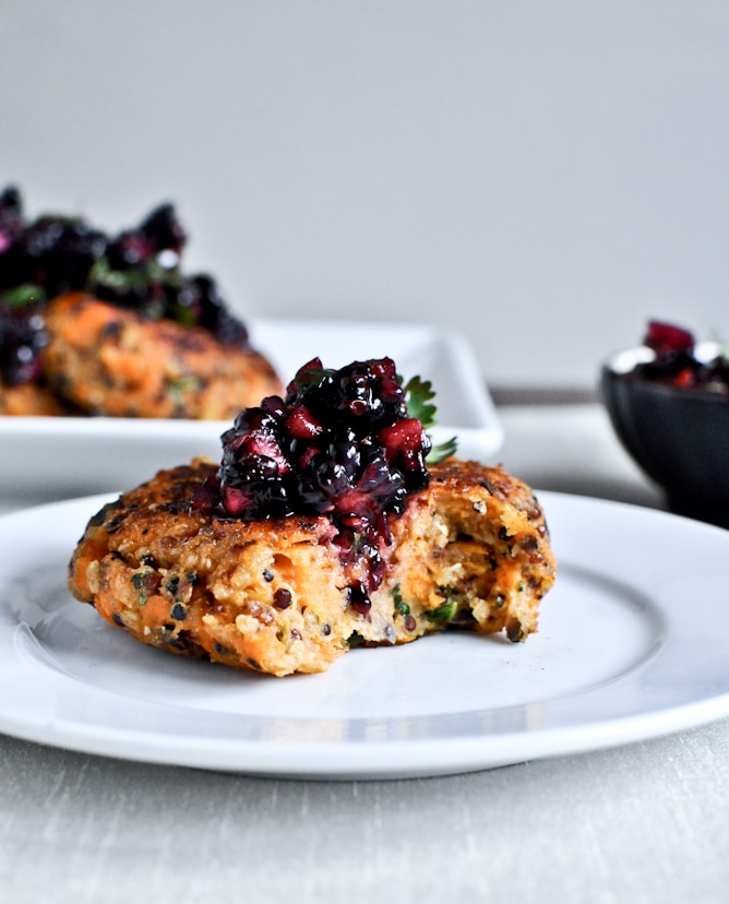 Sweet Potato Quinoa Cakes with Blackberry Salsa I howsweeteats.com Sweet Potato Quinoa Cakes with Blackberry Salsa I howsweeteats.com