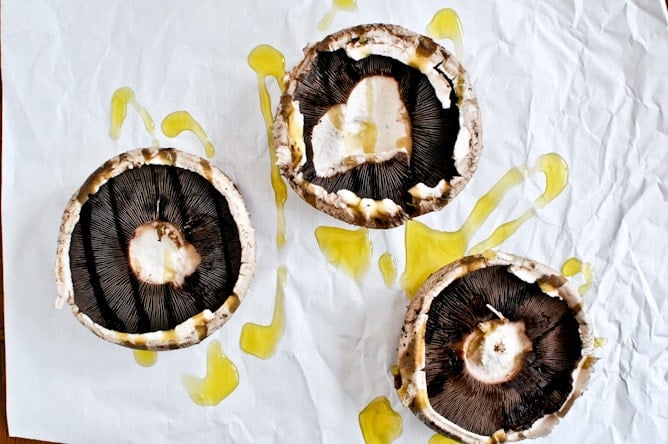 Asiago Portobello Burgers with Roasted Red Peppers + Balsamic Glaze I howsweeteats.com Asiago Portobello Burgers with Roasted Red Peppers + Balsamic Glaze I howsweeteats.com