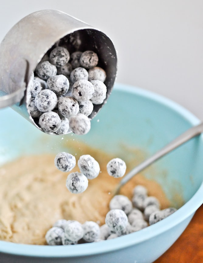 Blueberry Muffin Bread I howsweeteats.com Blueberry Muffin Bread I howsweeteats.com