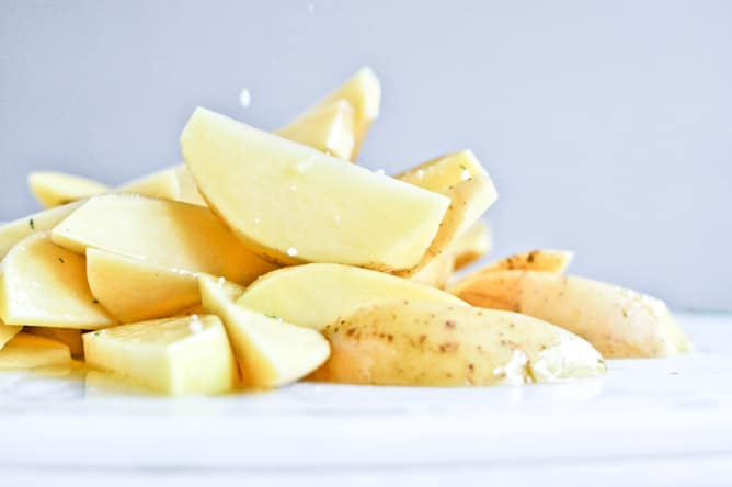 Sour Cream + Onion Oven Fries I howsweeteats.com Sour Cream + Onion Oven Fries I howsweeteats.com