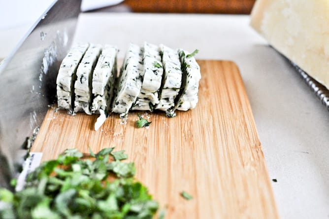 Roasted Basil Butter Parmesan Shrimp I howsweeteats.com Roasted Basil Butter Parmesan Shrimp I howsweeteats.com