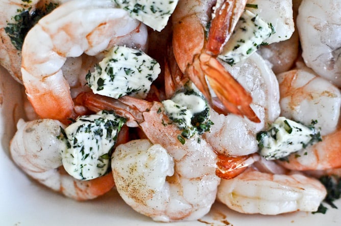 Roasted Basil Butter Parmesan Shrimp I howsweeteats.com Roasted Basil Butter Parmesan Shrimp I howsweeteats.com