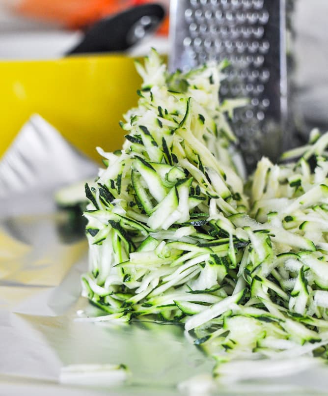 Whole Wheat Zucchini Banana Chocolate Chip Muffins I howsweeteats.com Whole Wheat Zucchini Banana Chocolate Chip Muffins I howsweeteats.com