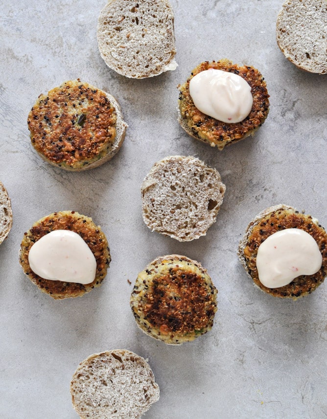 Crispy Quinoa Sliders I howsweeteats.com Crispy Quinoa Sliders I howsweeteats.com