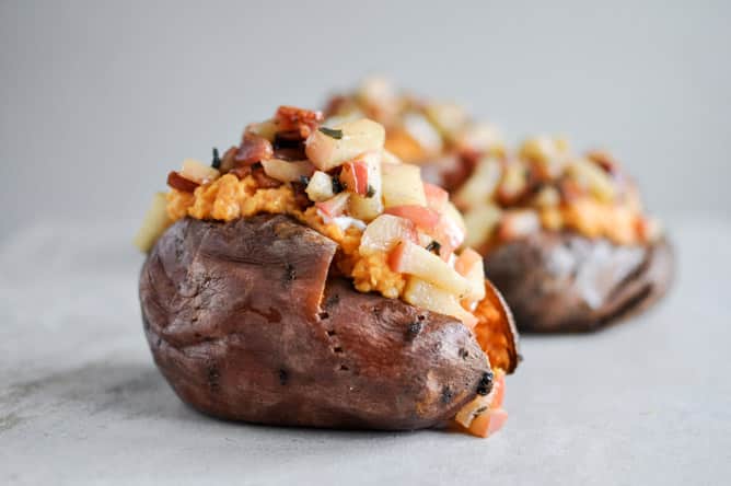 Apple Bacon Stuffed Sweet Potatoes I howsweeteats.com Apple Bacon Stuffed Sweet Potatoes I howsweeteats.com