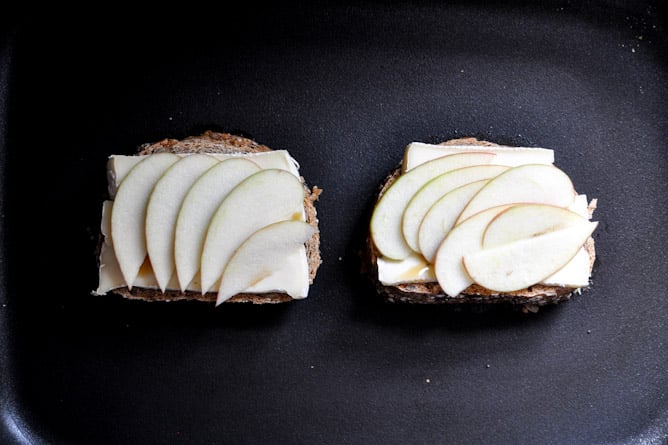 Caramel Apple Grilled Cheese I howsweeteats.com Caramel Apple Grilled Cheese I howsweeteats.com