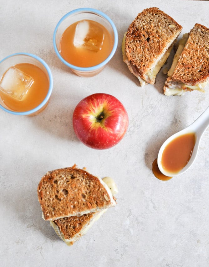 Caramel Apple Grilled Cheese I howsweeteats.com Caramel Apple Grilled Cheese I howsweeteats.com