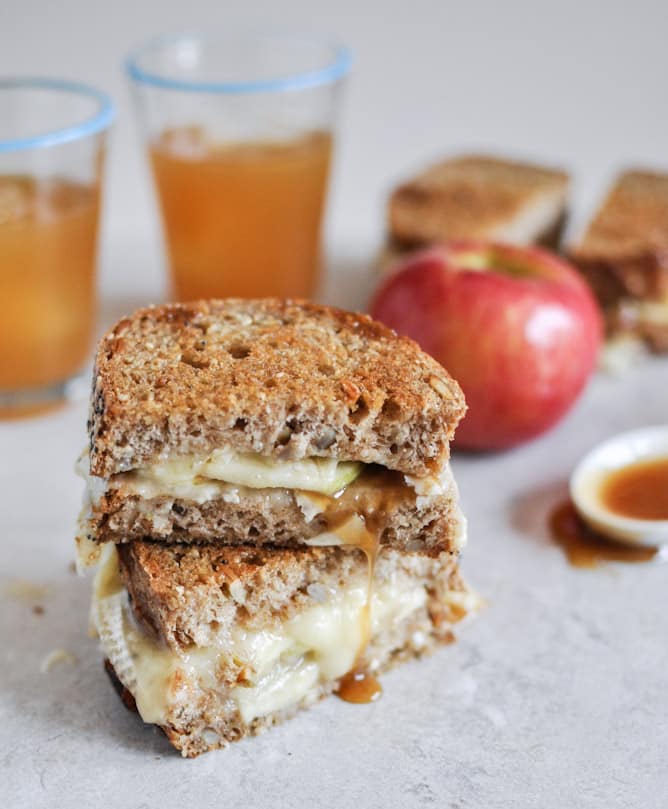 Caramel Apple Grilled Cheese I howsweeteats.com Caramel Apple Grilled Cheese I howsweeteats.com